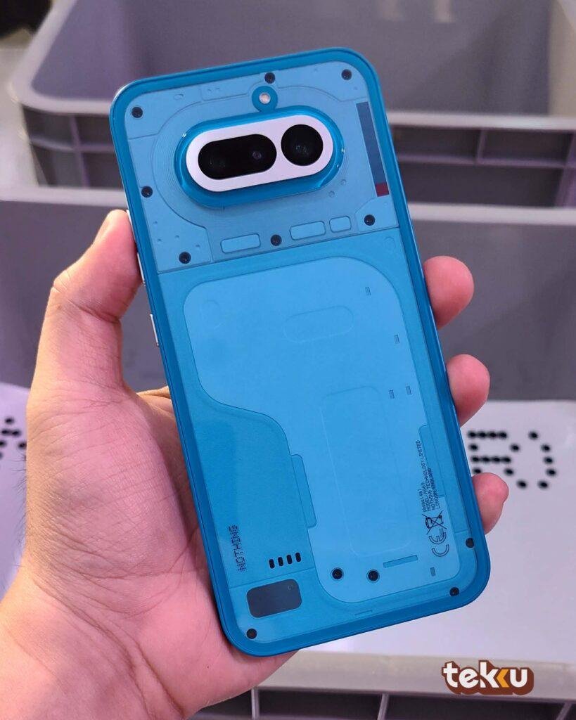 The Nothing Phone (4a) featuring a bar-shaped glyph interface on the right.